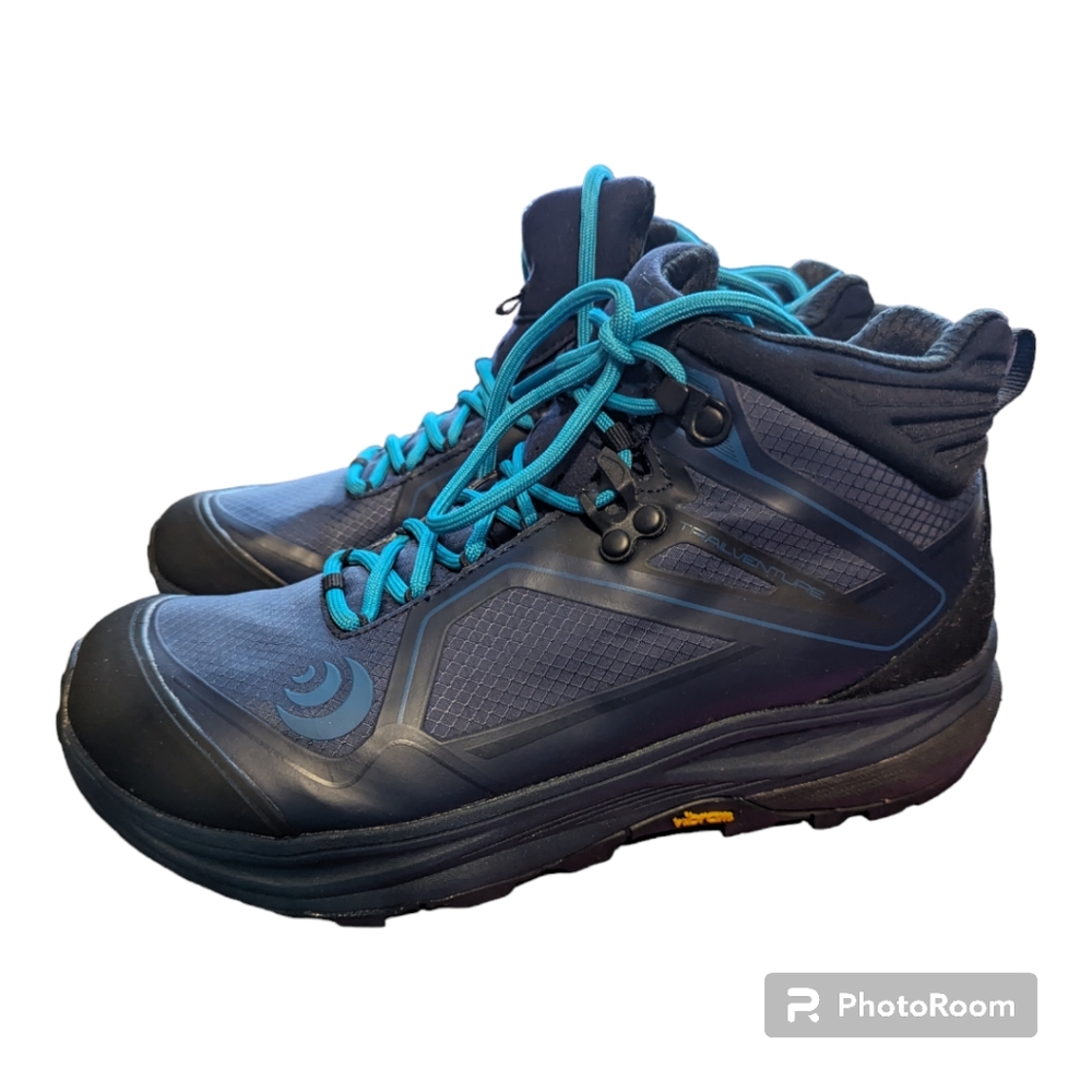Topo Athletic Trailventure Hiking Boots. Size 8. Navy